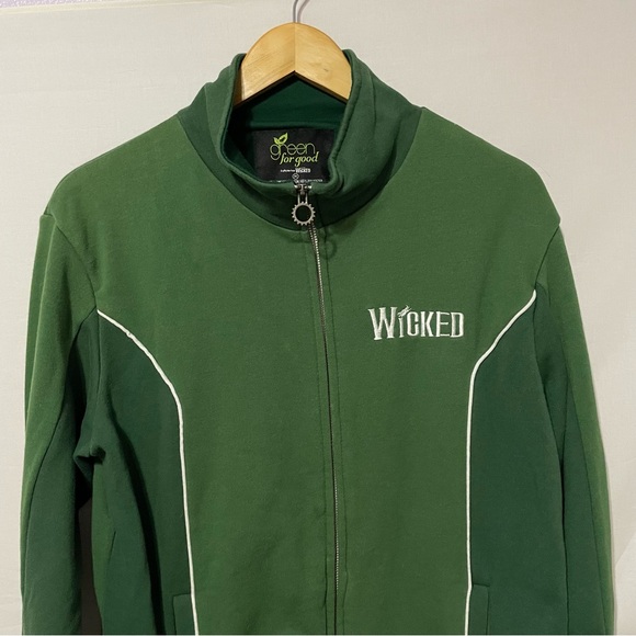 wicked - Picture 3 of 11